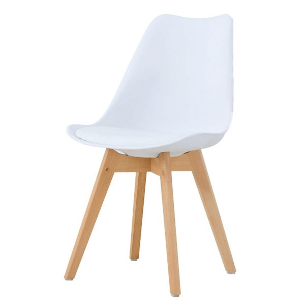 Silla de comedor moderna con carcasa de plástico resistente, cojín de similpiel blanca y patas de madera de haya.