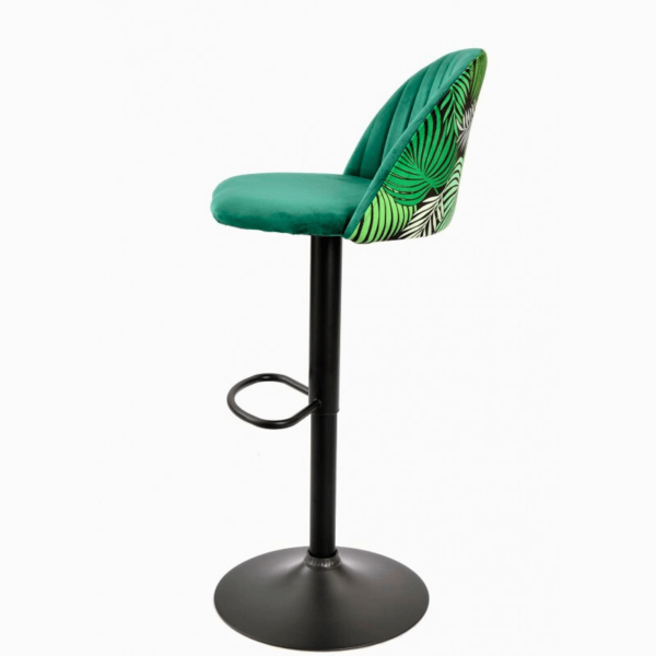 Taburete Flor en tejido velvet verde con trasera floral, estructura metálica negra y altura ajustable, ideal para barras y mesas altas.