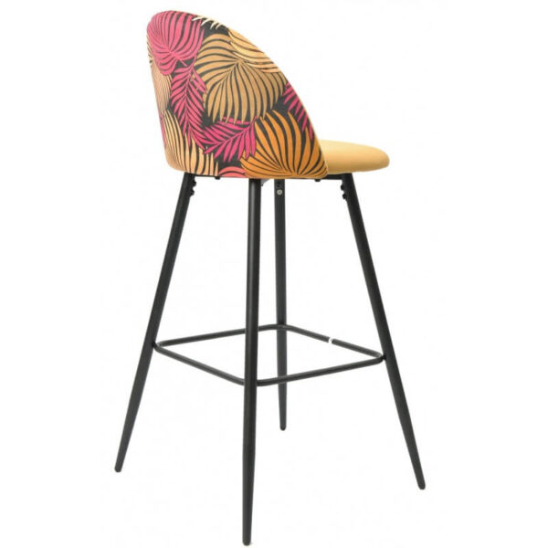 Taburete floral con estampado en la parte trasera del respaldo, tapizado en terciopelo amarillo.