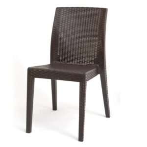 Silla de plastico glady 80 chocolate apilable con textura ratán para terraza y hostelería